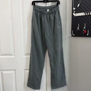 ALO Accolade Straight Leg Sweatpants